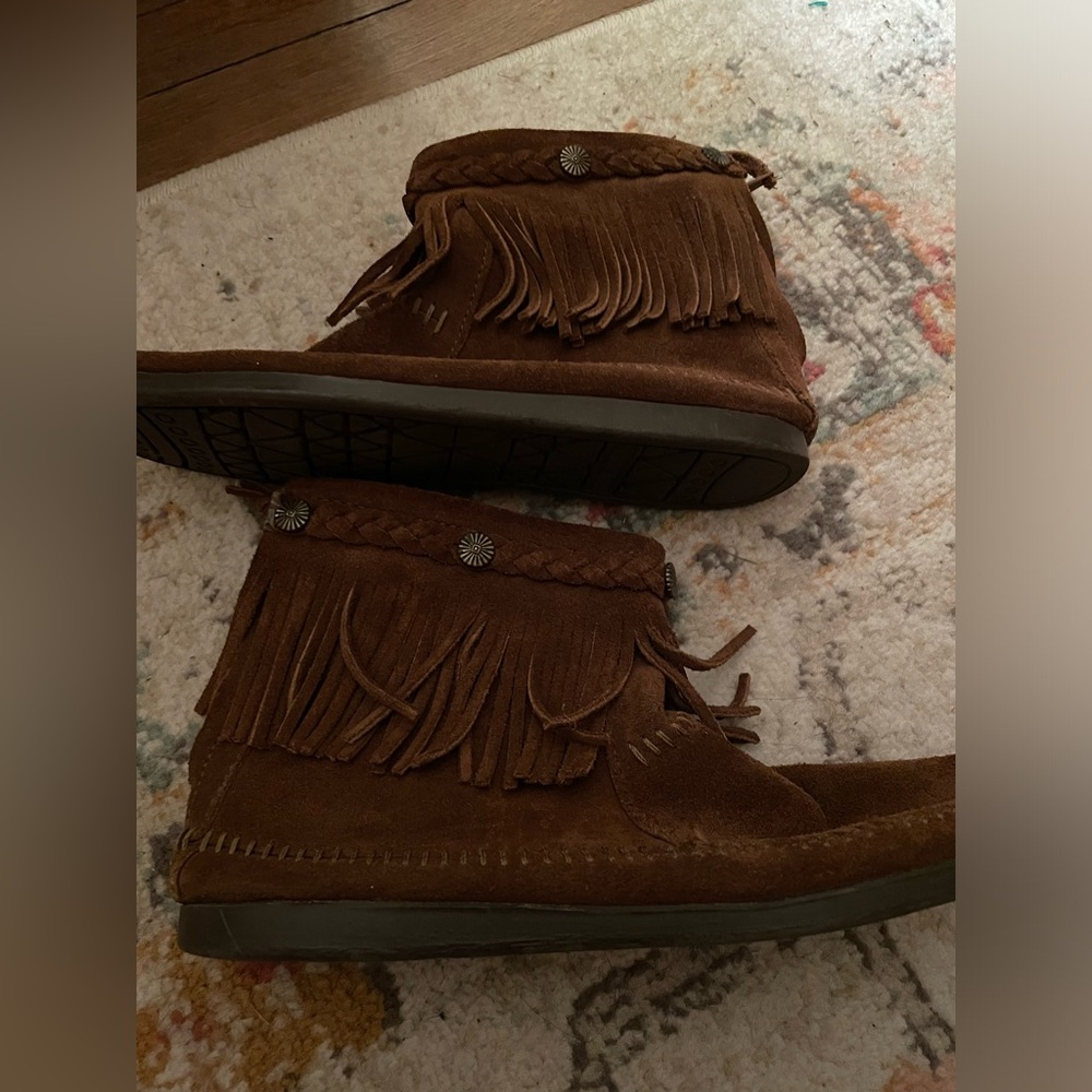Minnetonka Fringe moccasins